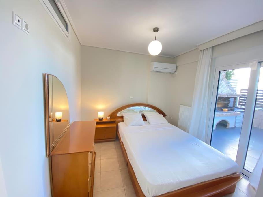Cozy 2 Room Apartment With Garden Near Athens Air-Port อาร์เตมีดา ภายนอก รูปภาพ