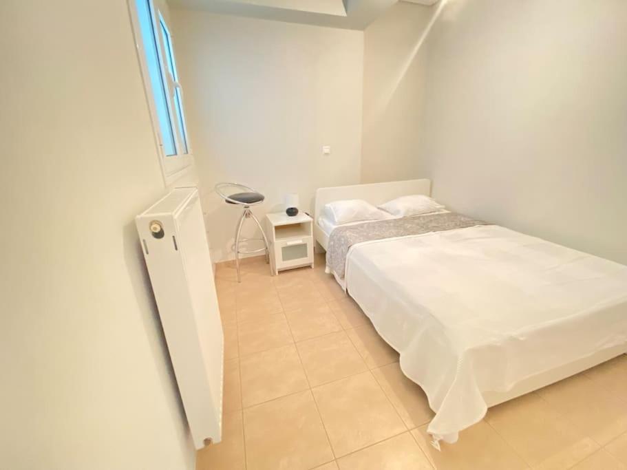 Cozy 2 Room Apartment With Garden Near Athens Air-Port อาร์เตมีดา ภายนอก รูปภาพ