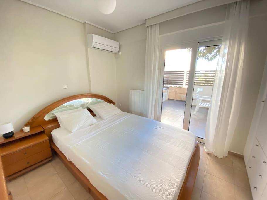 Cozy 2 Room Apartment With Garden Near Athens Air-Port อาร์เตมีดา ภายนอก รูปภาพ